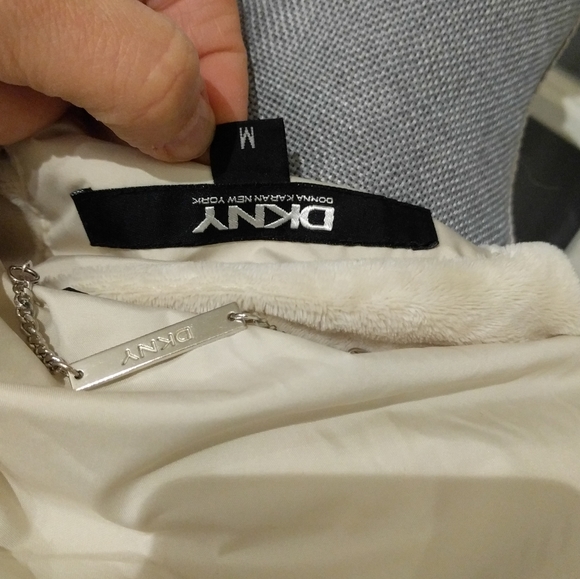 DKNY puffer coat - Picture 8 of 11